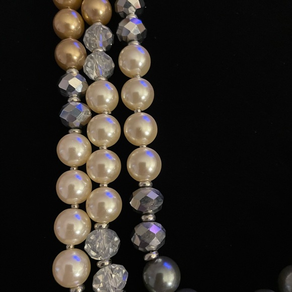 Spectacular Pearl Gray copper triple strand Beaded choker Necklace - Picture 4 of 8